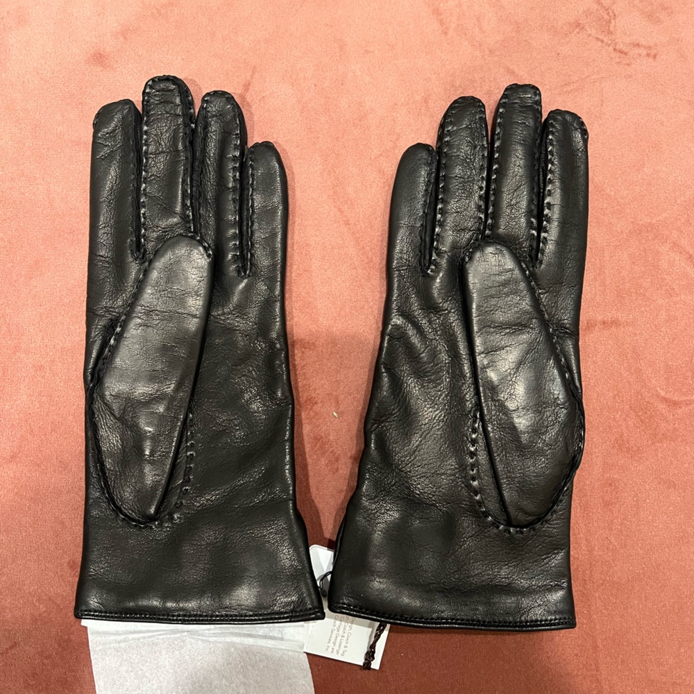 NWT Women’s Coach leather gloves - Picture 3 of 5